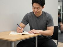 筋トレの記録は何を書く？初心者向けに必要な記録内容と書き方を紹介  